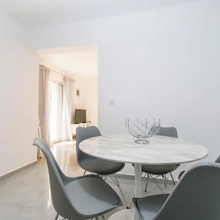 House Branka Holiday home Vir