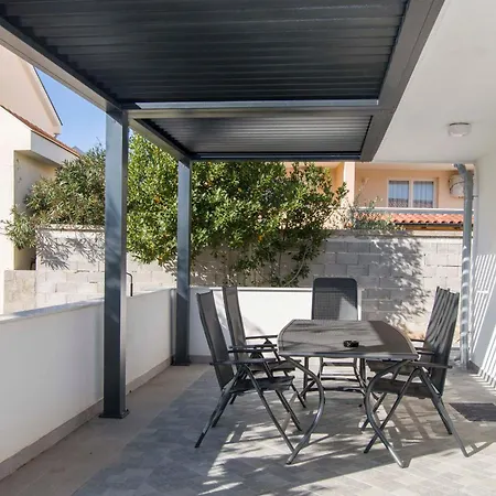 House Branka Holiday home Vir