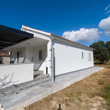 House Branka Vir