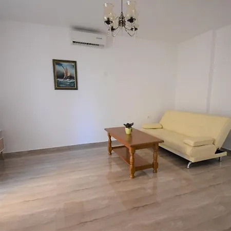 Branka - 80 M From Holiday home Vir