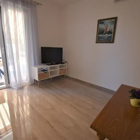 Branka - 80 M From