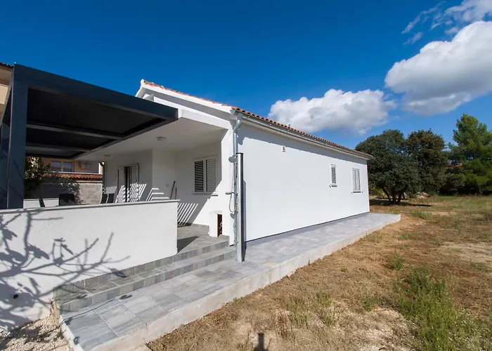 House Branka Vir